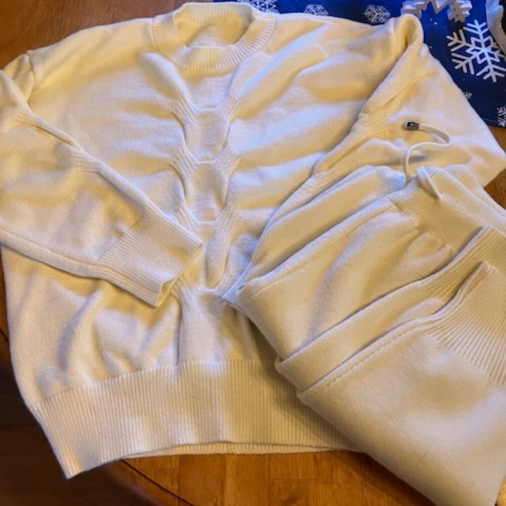 Excellent Condition Two Piece Sweater Outfit